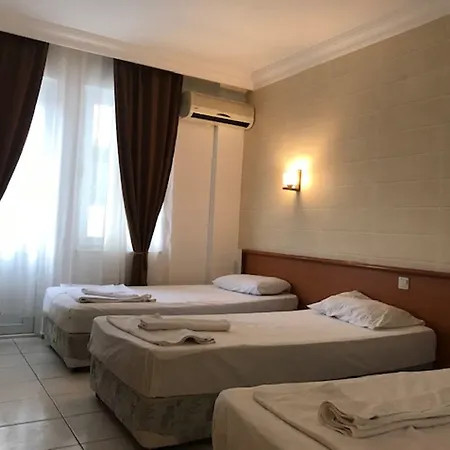 Moonlight ホテル 3*